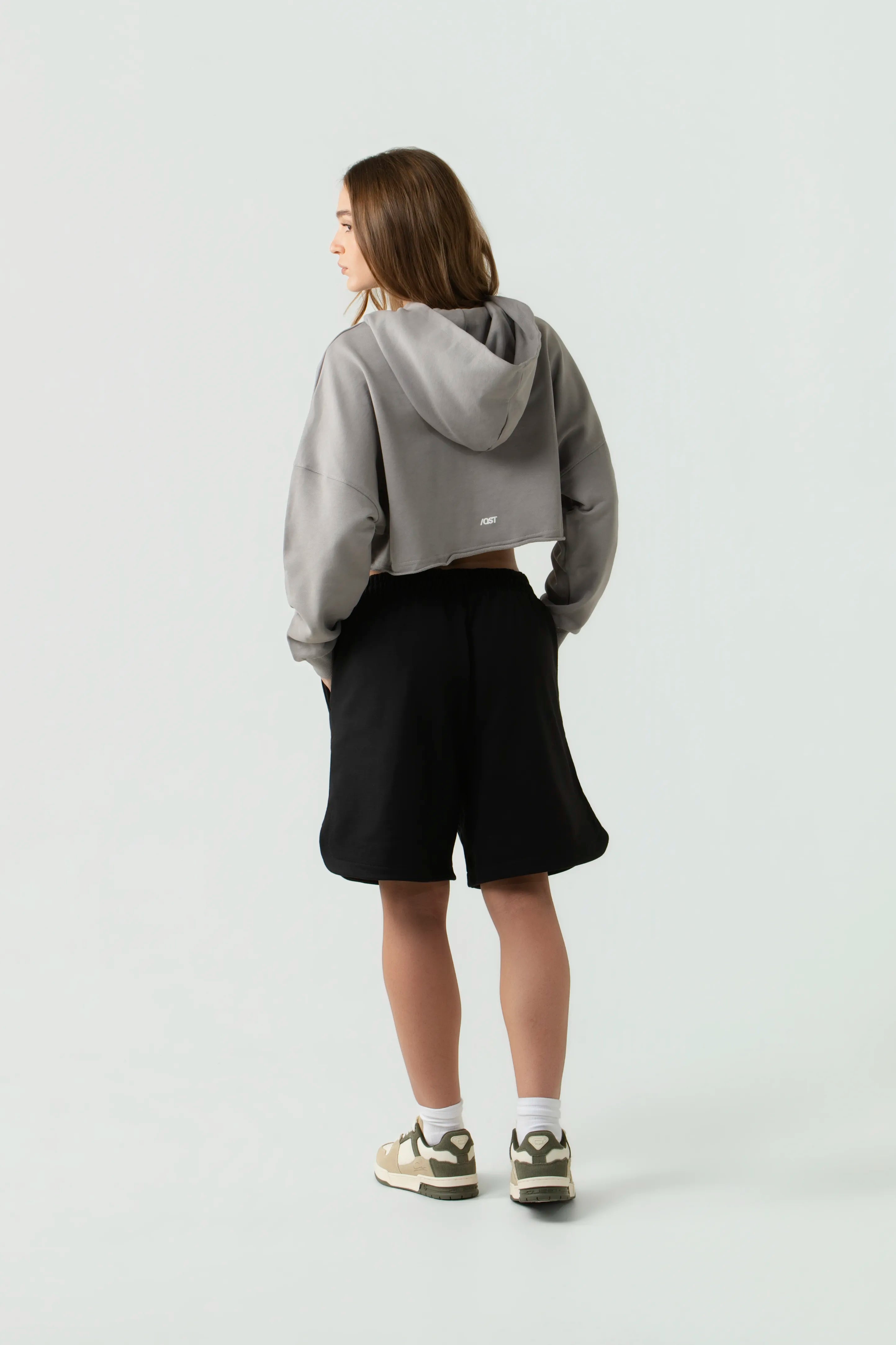 BUZO CERRADO COLOR GRIS AVE